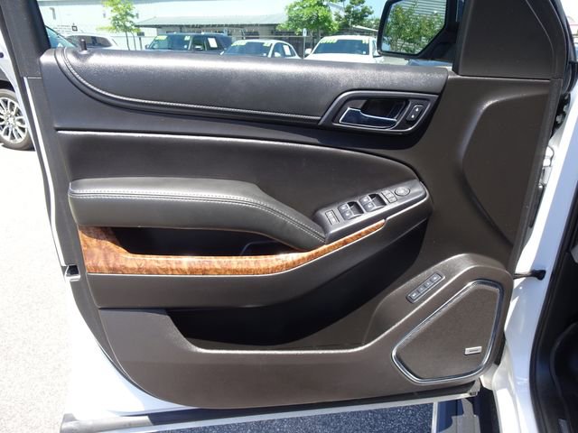 Used 2017 Chevrolet Suburban Premier AWD/4WD image 12