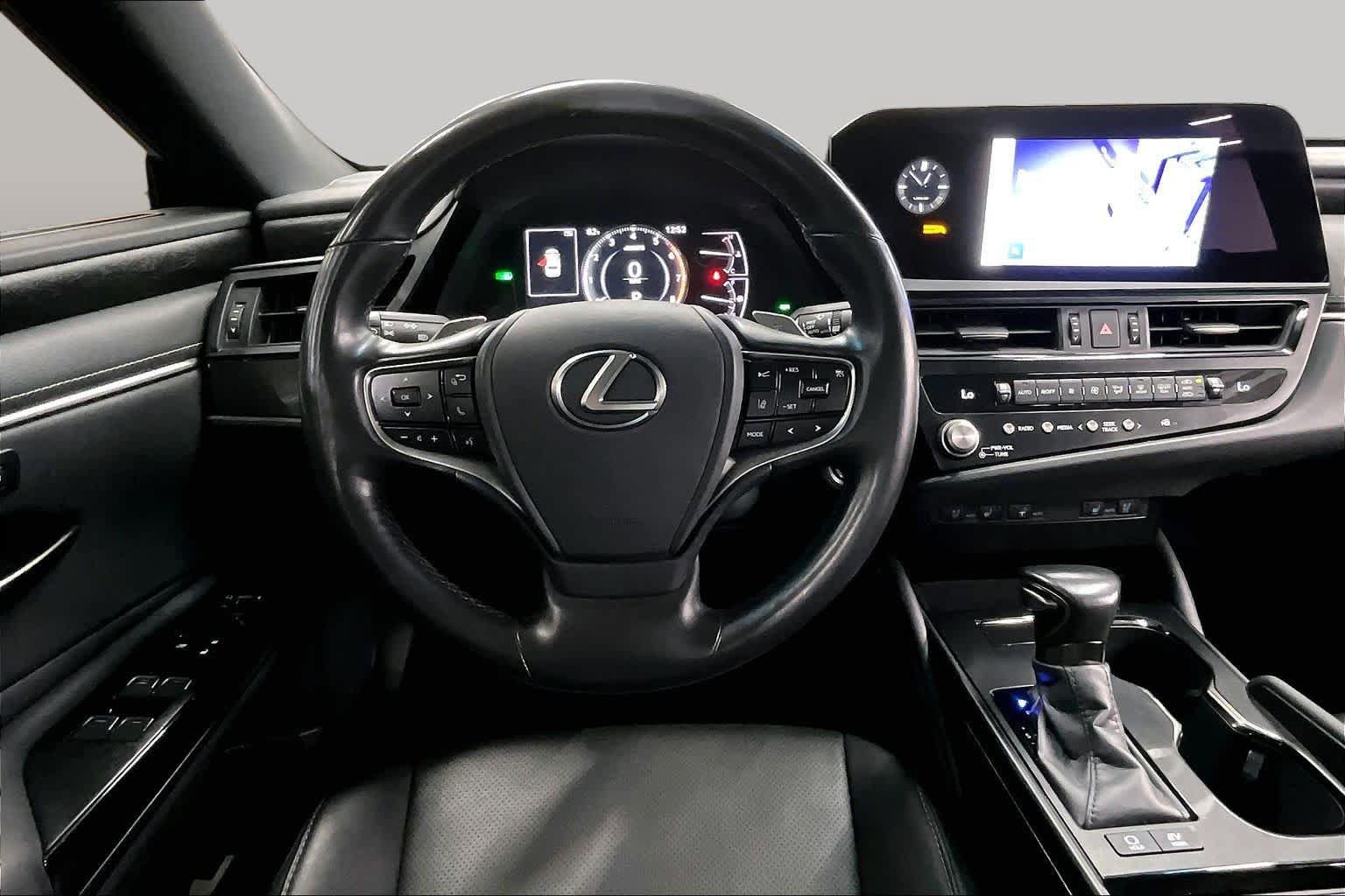 Used 2025 Lexus ES 300h w/ Premium Package FWD image 6