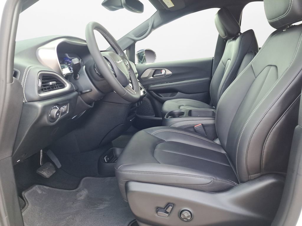 New 2026 Chrysler Pacifica Select FWD image 19
