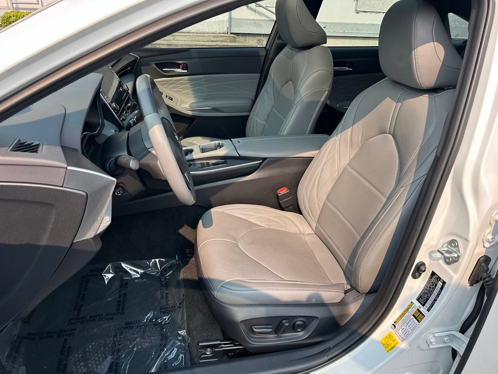 Certified 2021 Toyota Avalon Limited w/ Advanced Safety Package FWD image 10