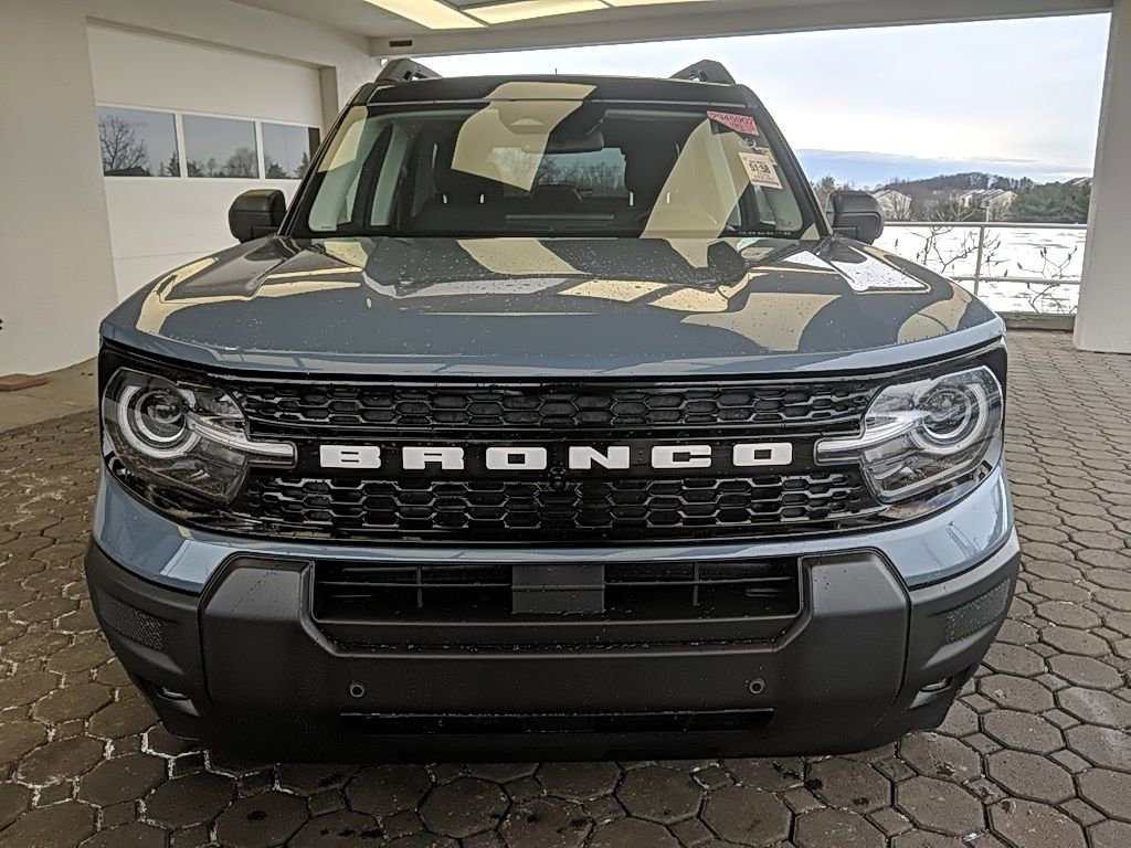 Used 2025 Ford Bronco Sport Outer Banks w/ Outer Banks Tech Package+ image 2