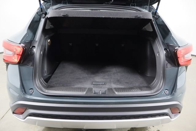 Used 2025 Chevrolet Trax LT w/ LT Convenience Package image 18