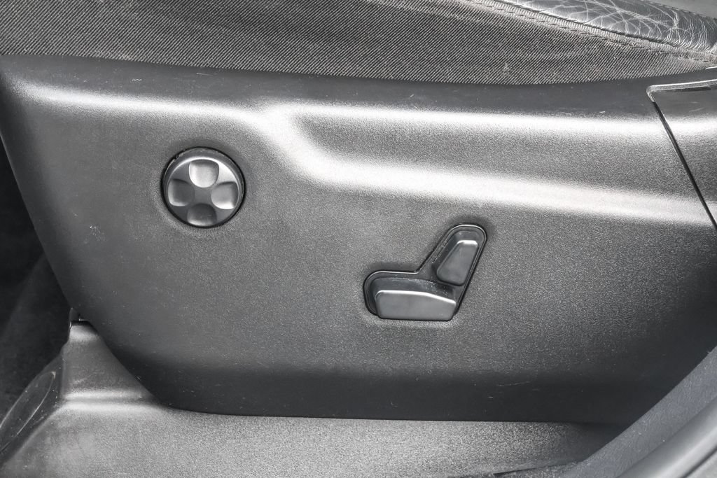 Used 2019 Jeep Grand Cherokee Altitude AWD/4WD image 9