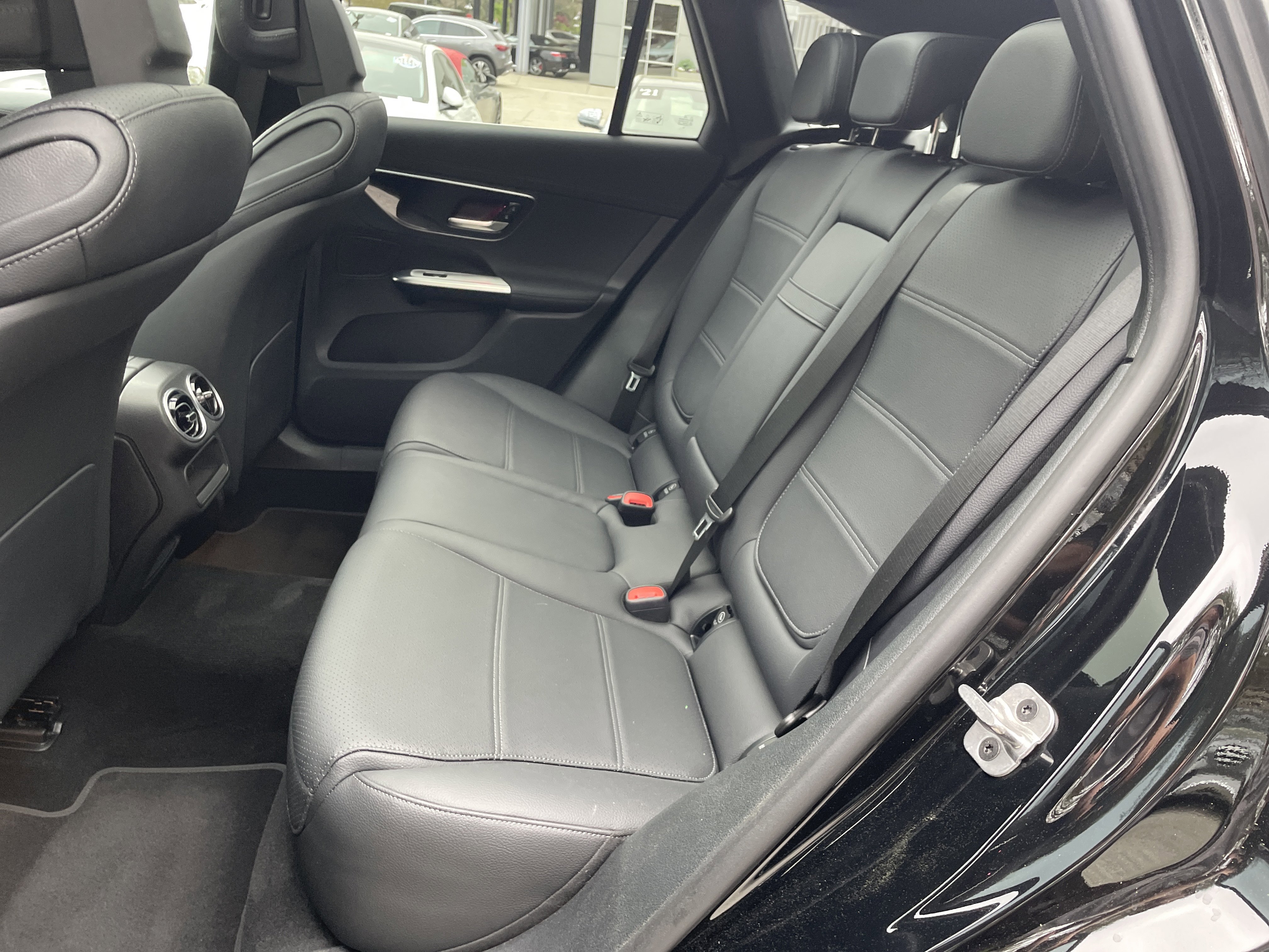 Certified 2025 Mercedes-Benz GLC 300 4MATIC image 40