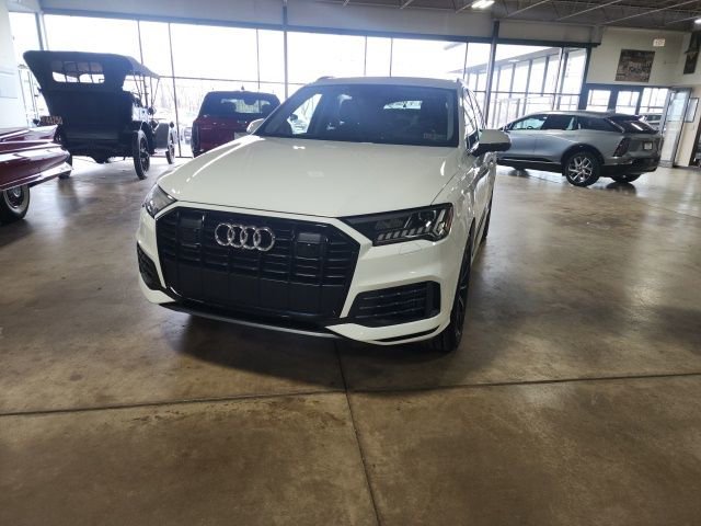 Used 2023 Audi Q7 3.0T Prestige image 3