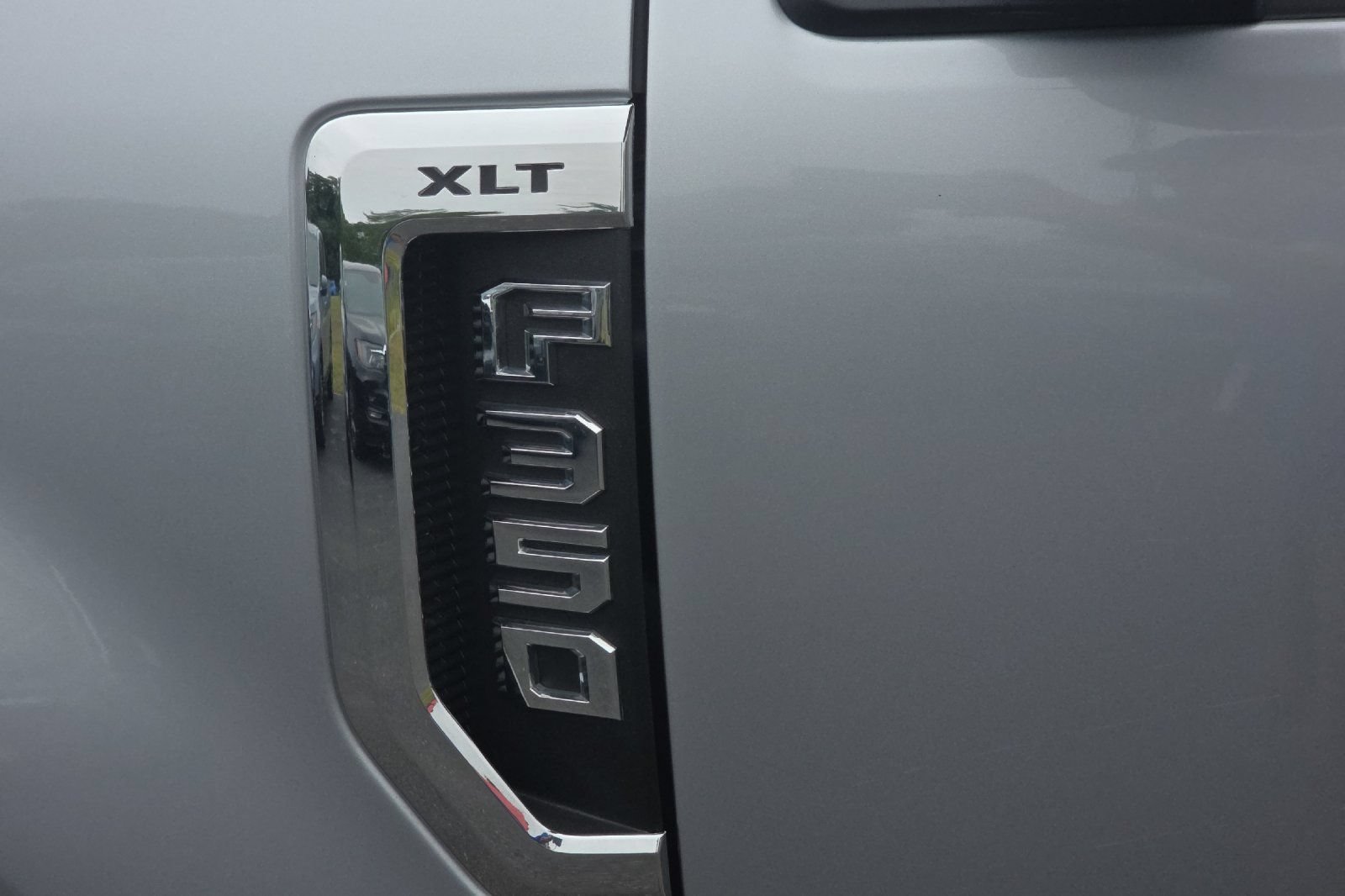 Used 2022 Ford F350 XLT w/ XLT Premium Package AWD/4WD image 25