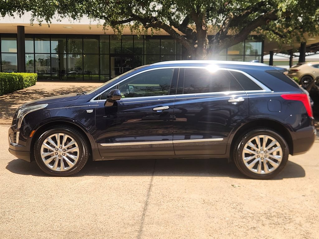 Used 2017 Cadillac XT5 Platinum AWD/4WD image 4