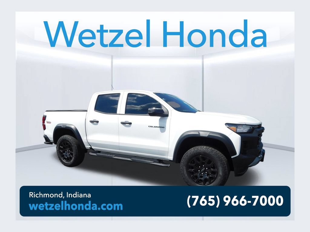 Used 2025 Chevrolet Colorado Trail Boss AWD/4WD image 1