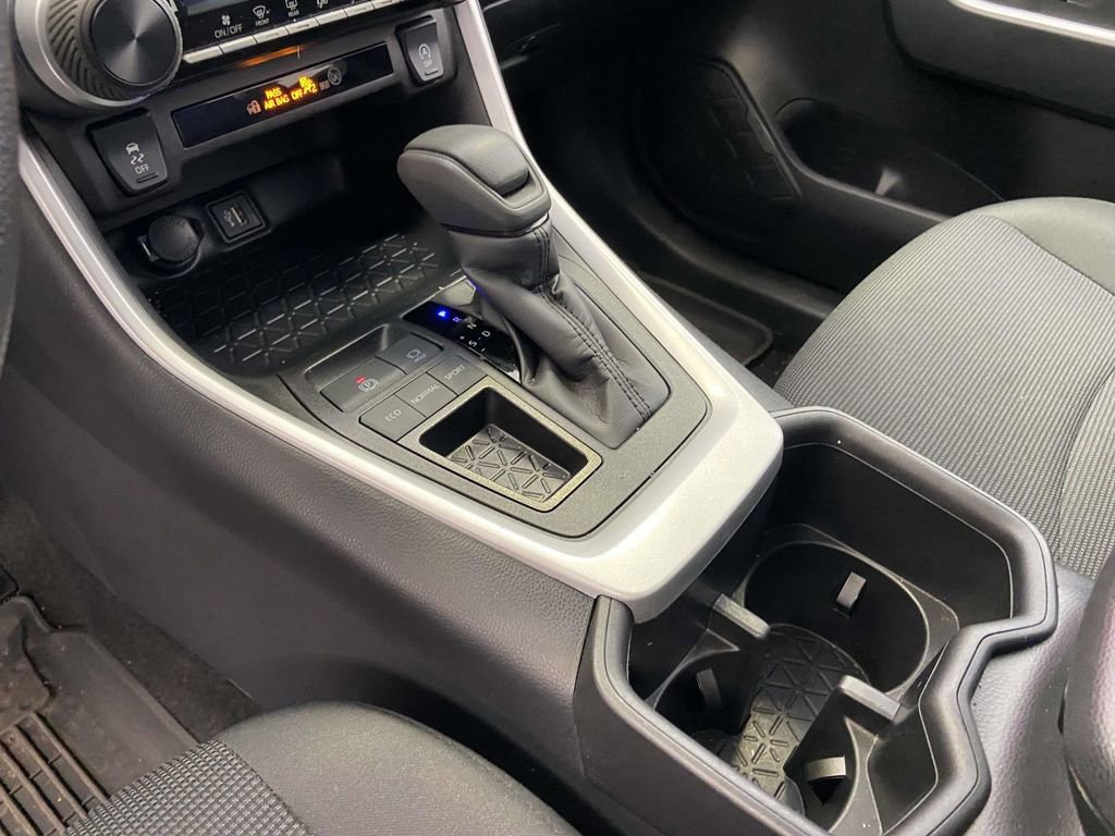 Used 2025 Toyota RAV4 LE image 21