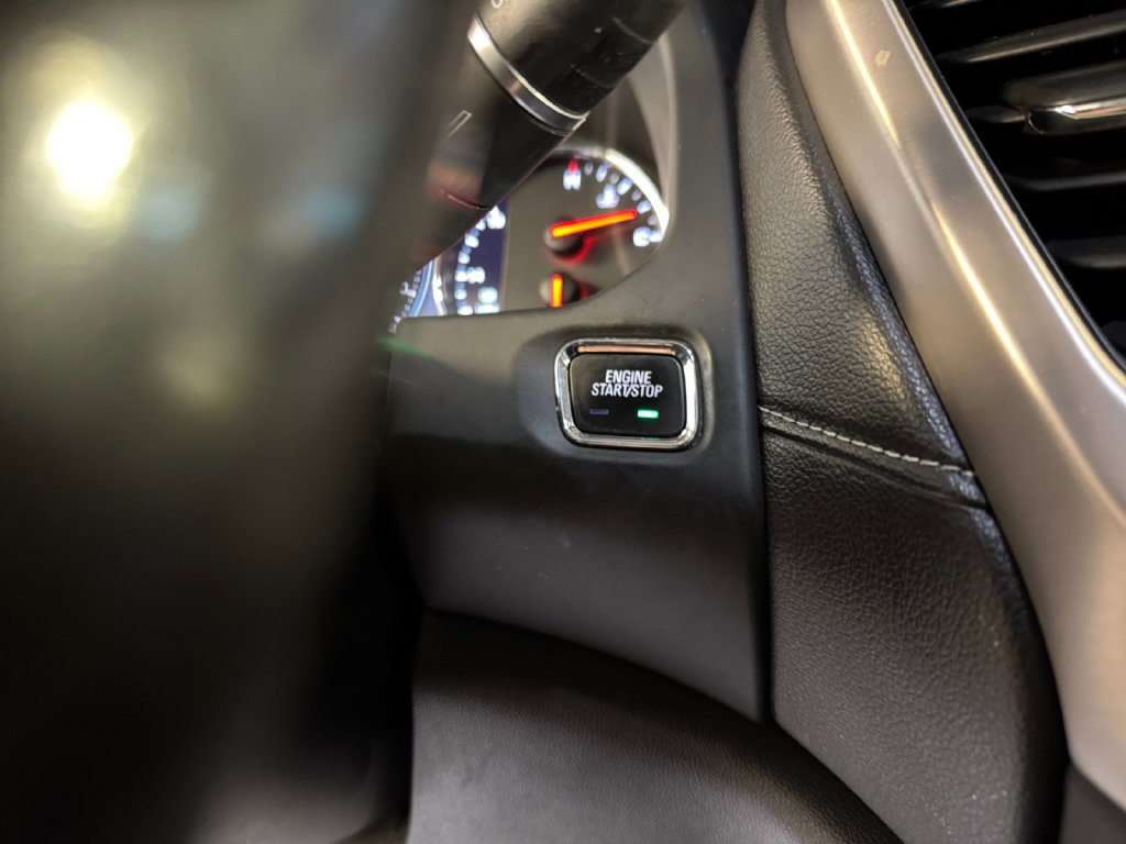 Used 2019 GMC Acadia Denali w/ Technology Package AWD/4WD image 29