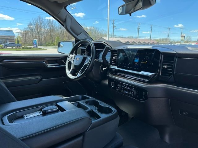 Used 2024 Chevrolet Silverado 1500 LT image 9