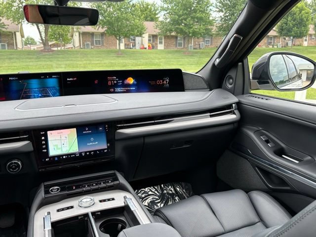 Used 2026 Lincoln Navigator Reserve w/ Jet Appearance Package AWD/4WD image 30