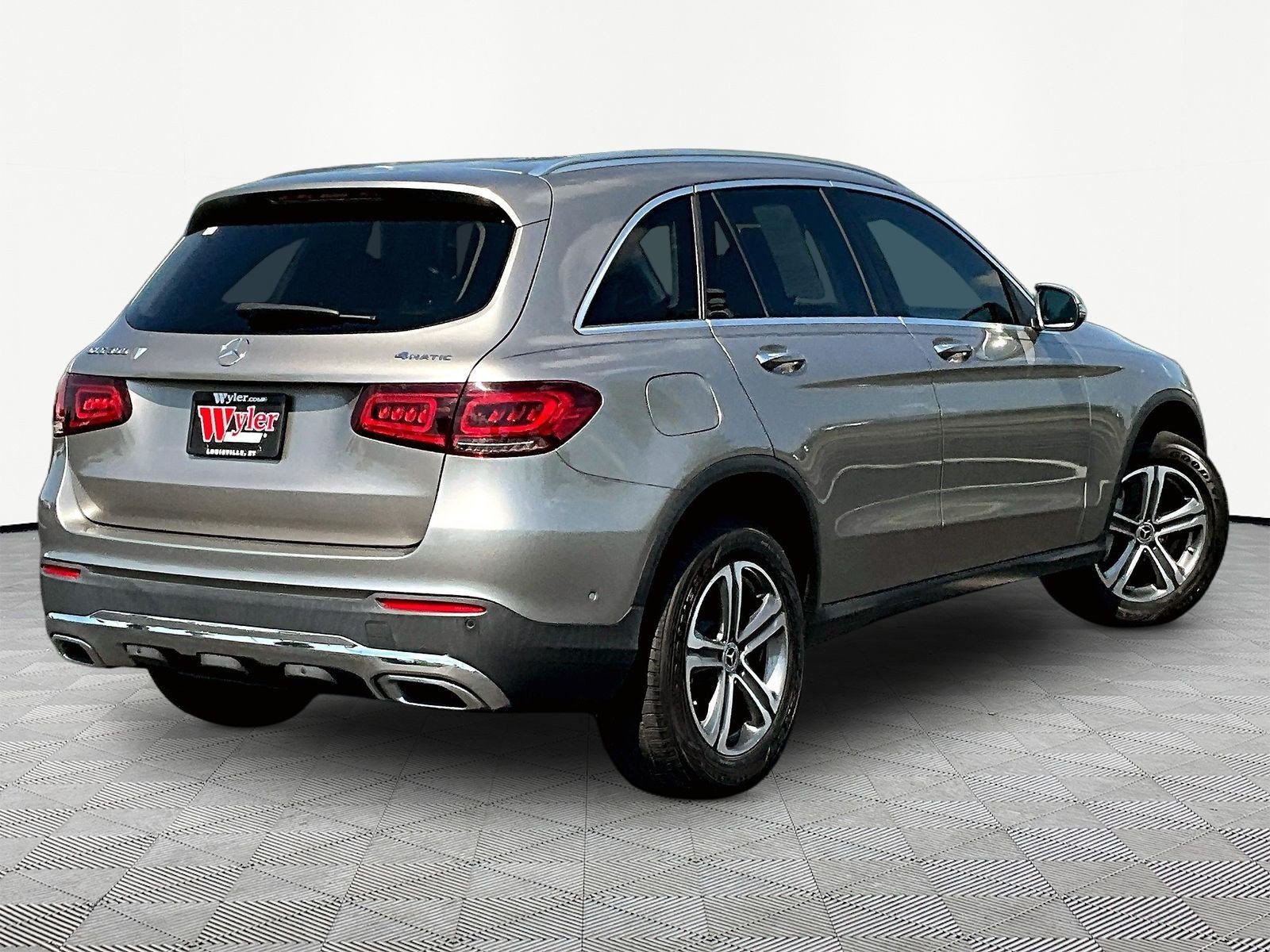 Used 2021 Mercedes-Benz GLC 300 4MATIC w/ Premium Package image 6