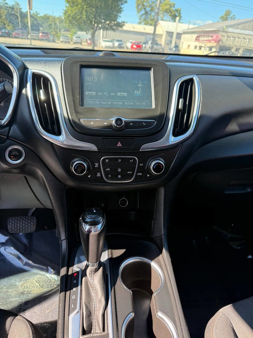 Used 2018 Chevrolet Equinox LT image 13