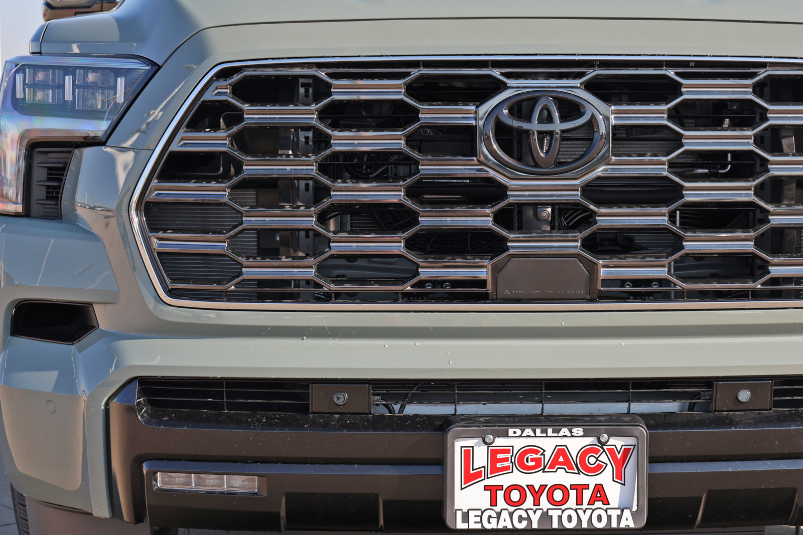 New 2026 Toyota Sequoia Platinum AWD/4WD image 11