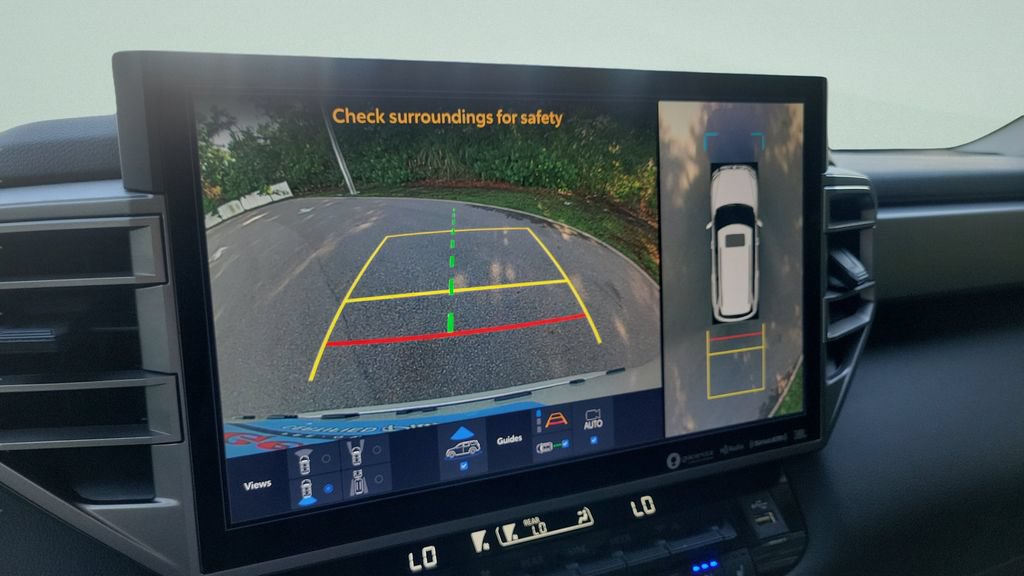 Used 2024 Toyota Sequoia Limited w/ Tow Technology Package RWD image 18