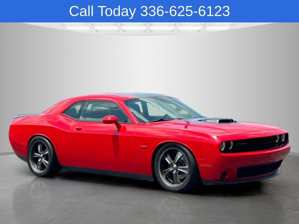 Used 2016 Dodge Challenger R/T RWD image 8