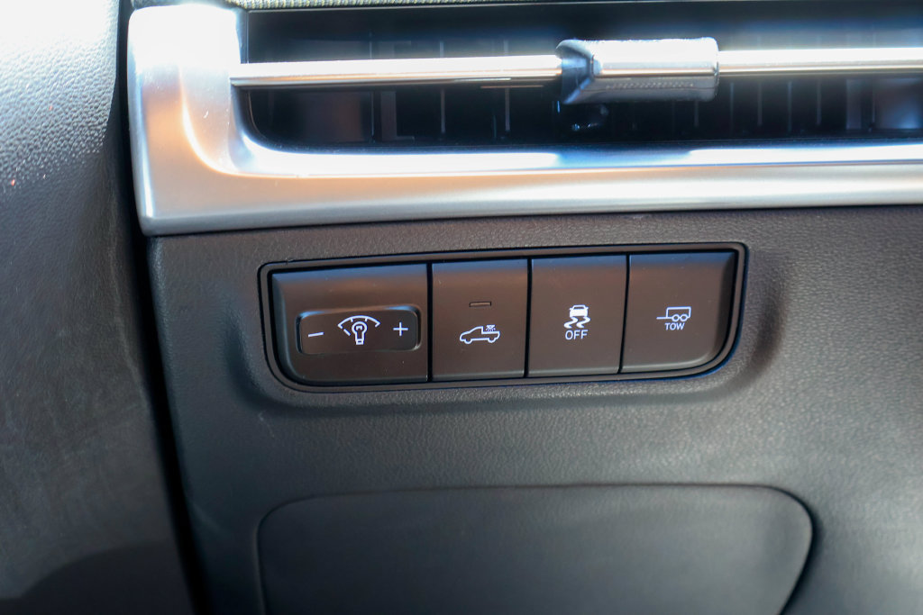 Certified 2025 Hyundai Santa Cruz Limited AWD/4WD image 18