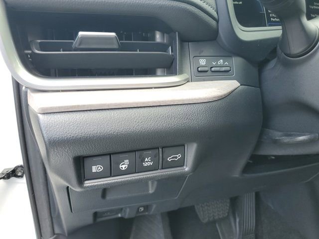 Used 2024 Toyota Grand Highlander Limited image 17