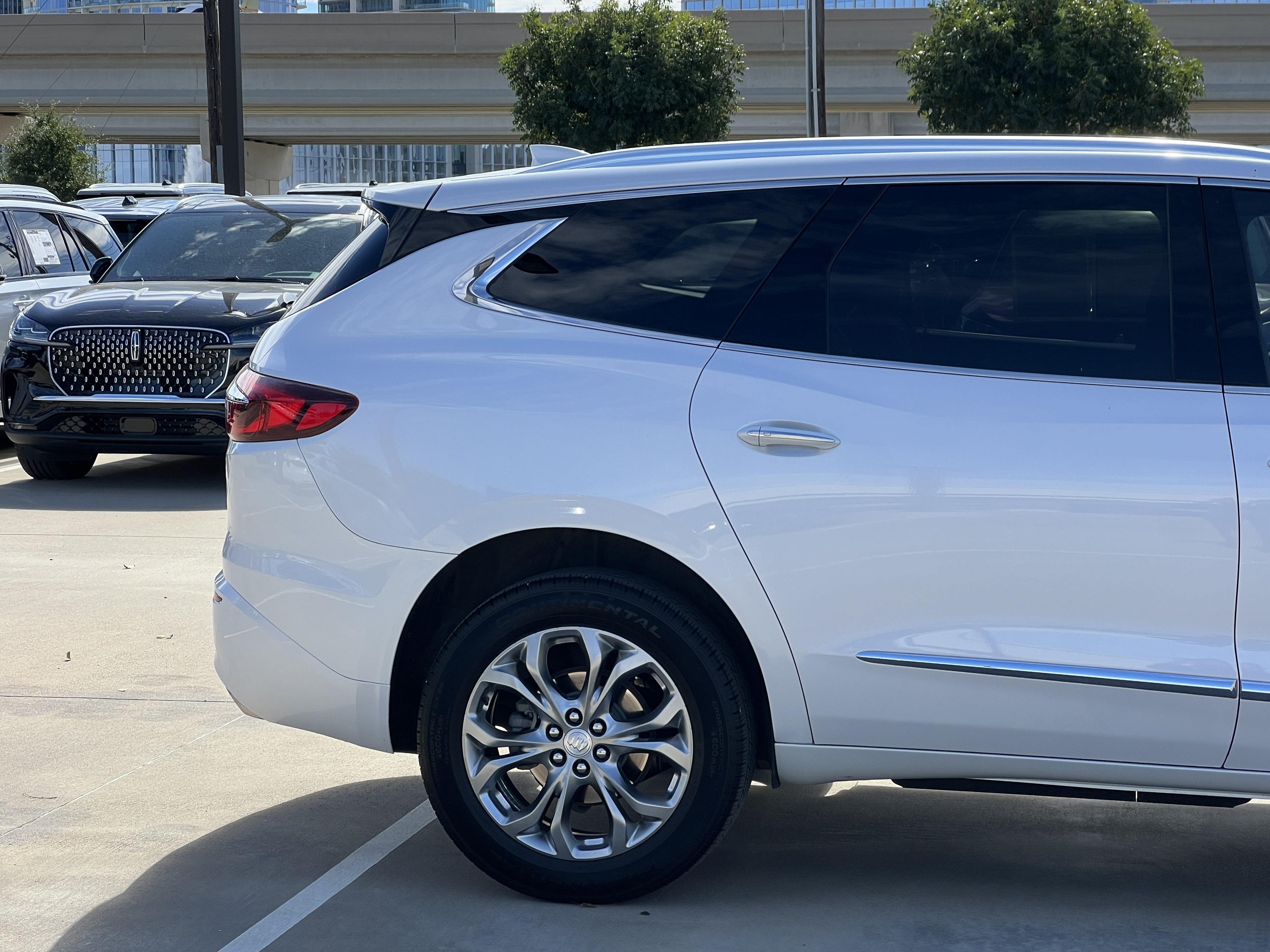 Used 2020 Buick Enclave Avenir FWD image 11