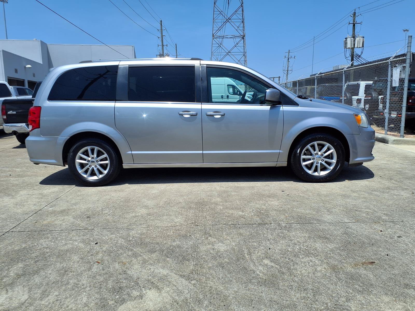 Used 2019 Dodge Grand Caravan SXT FWD image 29