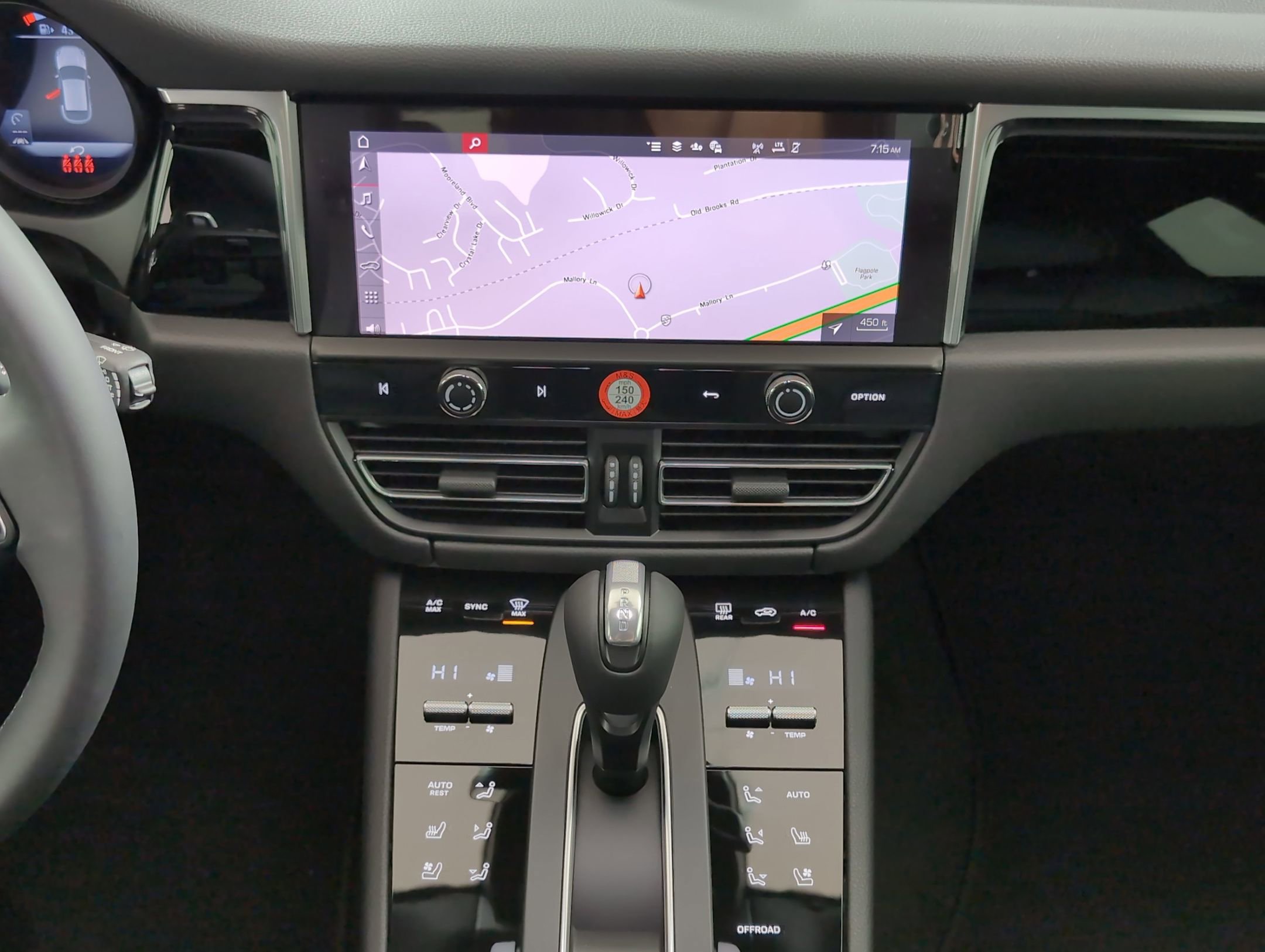 Certified 2025 Porsche Macan image 24