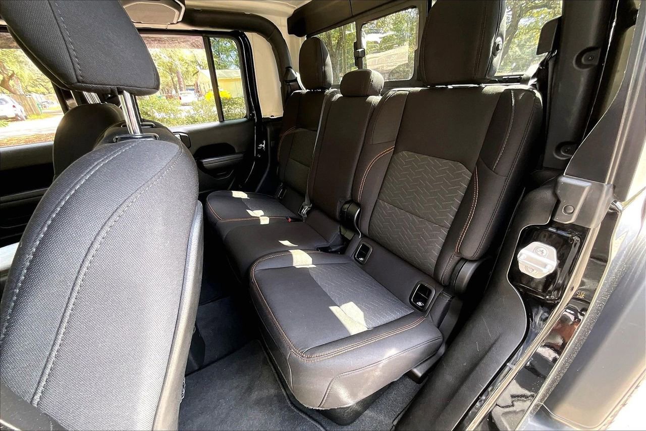 Used 2022 Jeep Gladiator Mojave w/ Trailer Tow Package image 19