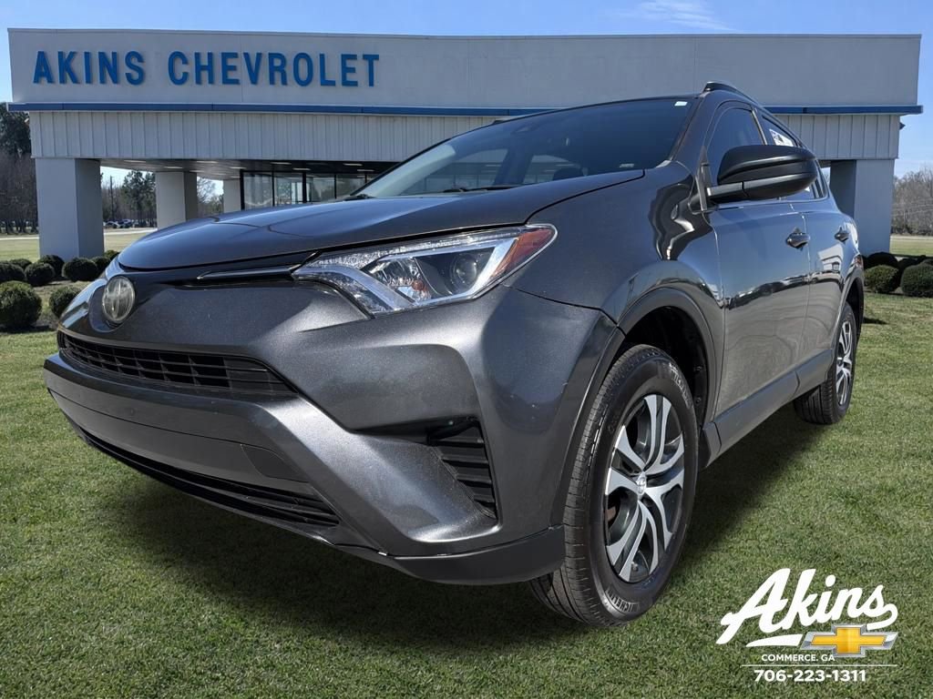 Used 2018 Toyota RAV4 LE image 1