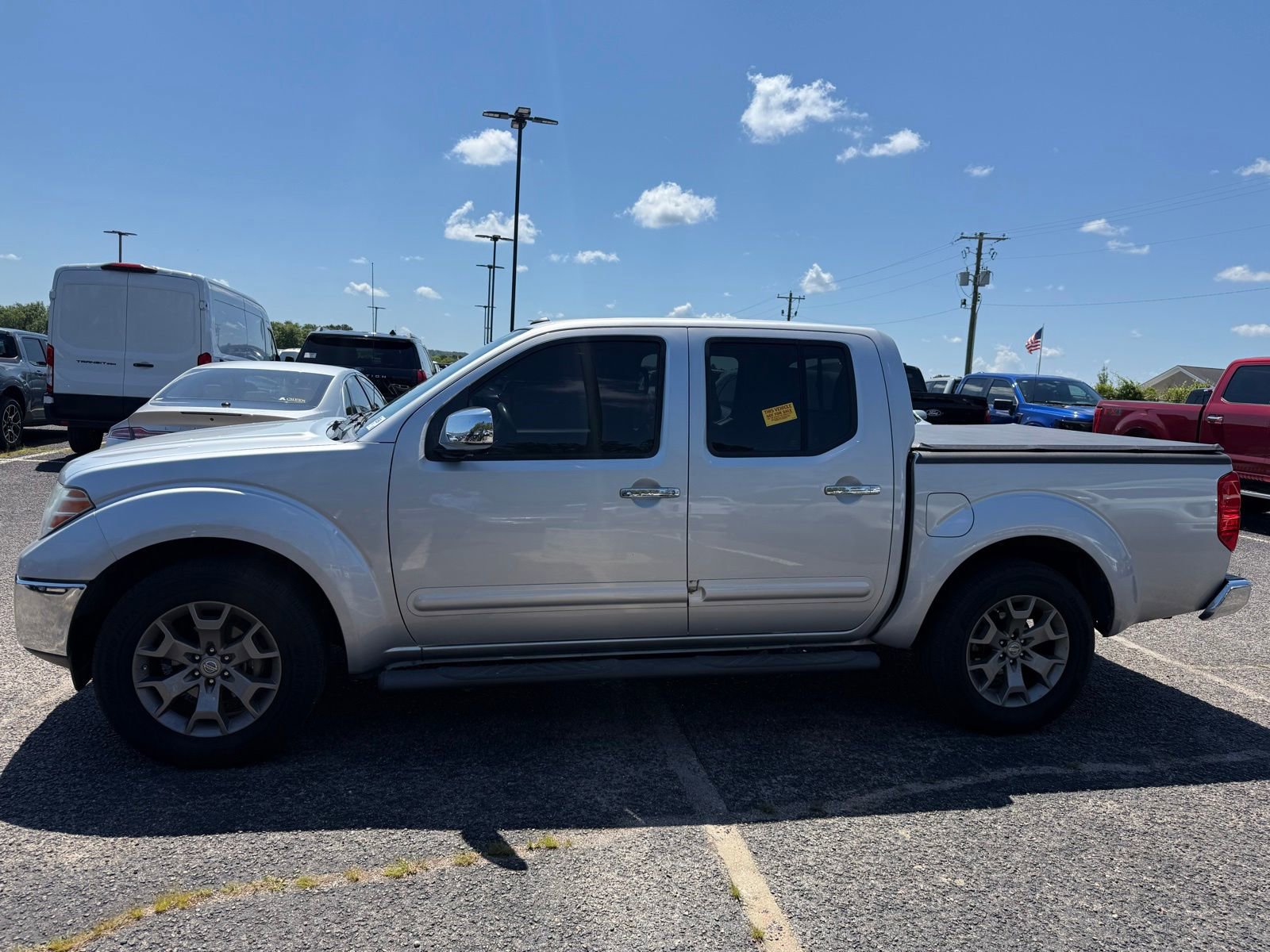 Used 2013 Nissan Frontier SV w/ SV Value Truck Pkg RWD image 4
