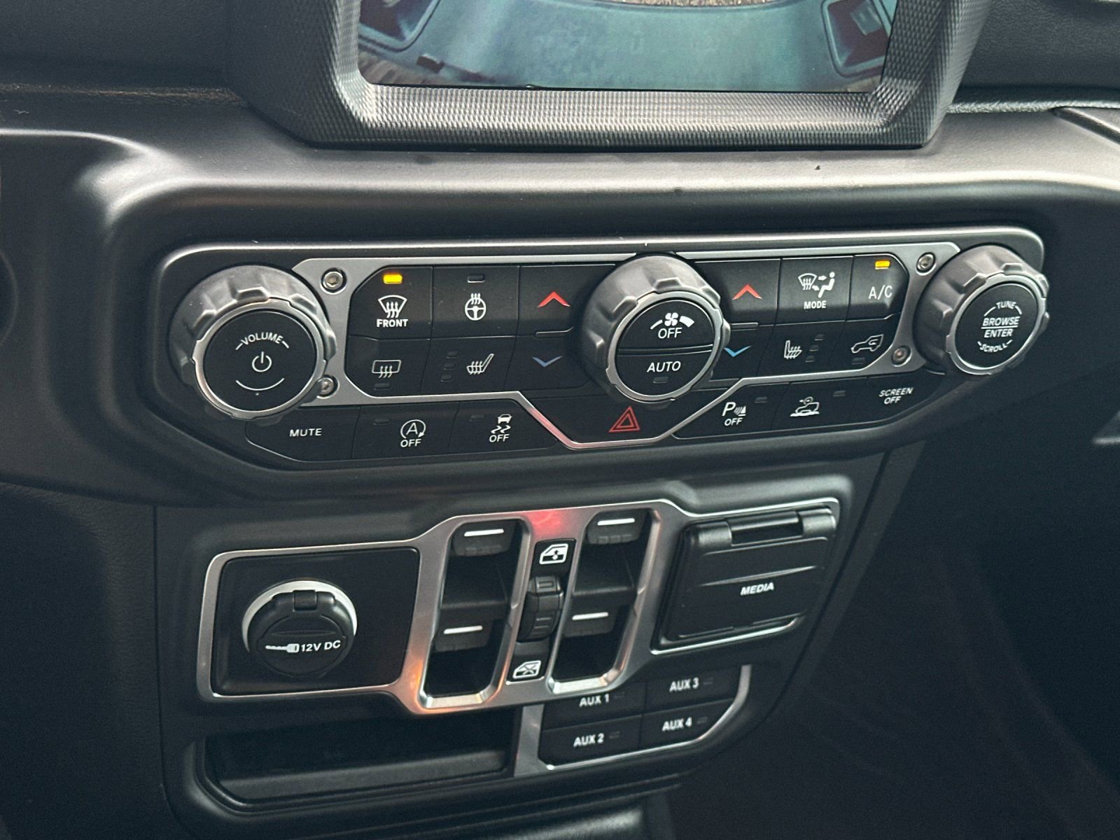 Used 2020 Jeep Gladiator Overland image 19