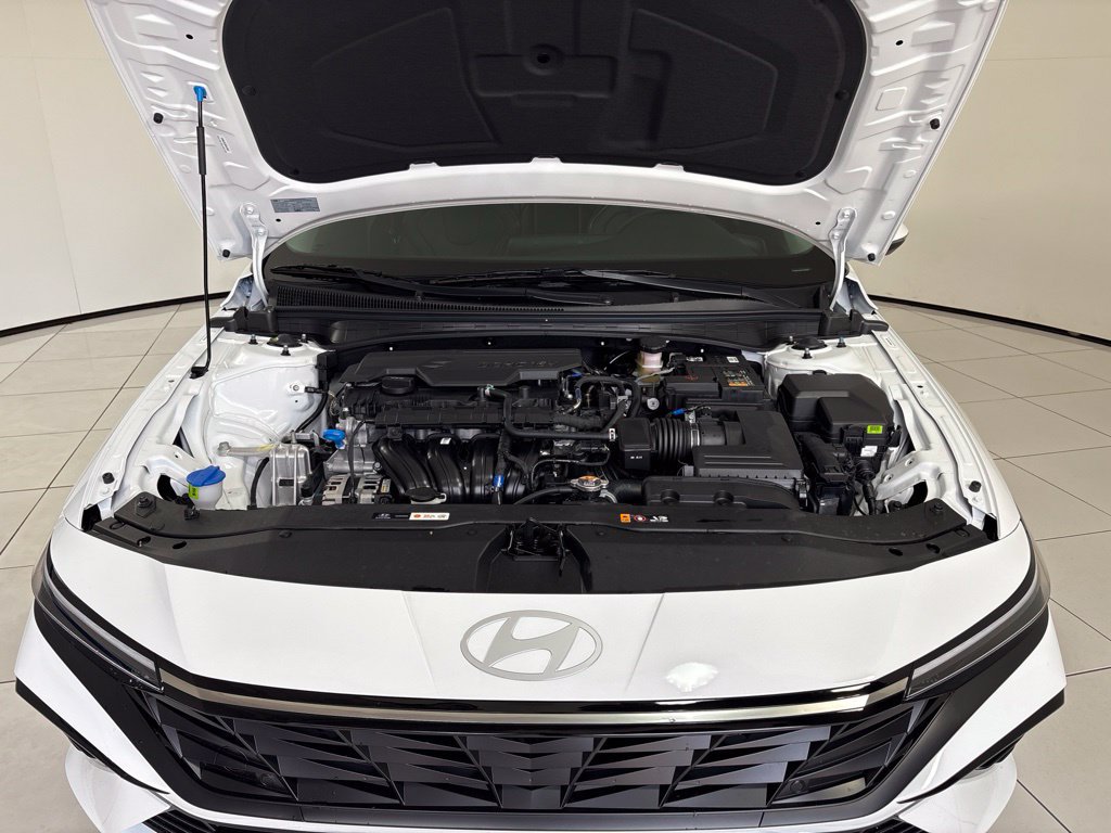 New 2026 Hyundai Elantra Limited FWD image 11