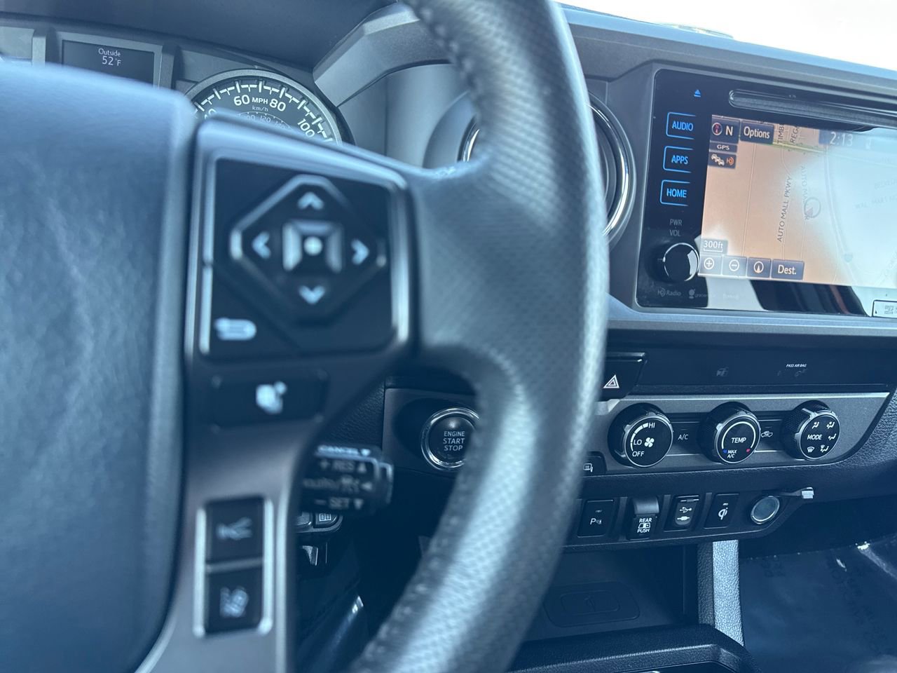 Used 2019 Toyota Tacoma TRD Sport image 28