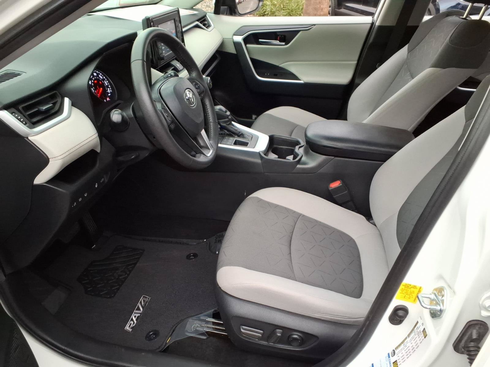 Certified 2021 Toyota RAV4 XLE w/ Convenience Package AWD/4WD image 15