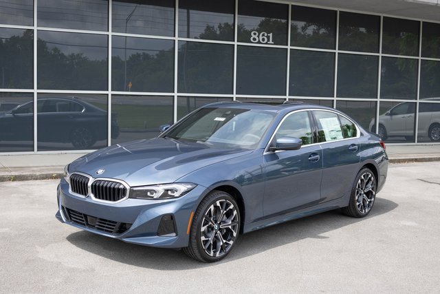 New 2025 BMW 330i xDrive Sedan w/ Premium Package image 1