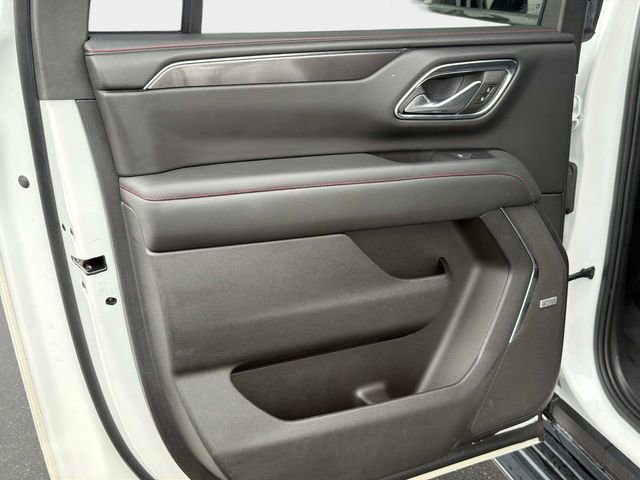 Used 2023 Chevrolet Suburban RST w/ Luxury Package RWD image 11