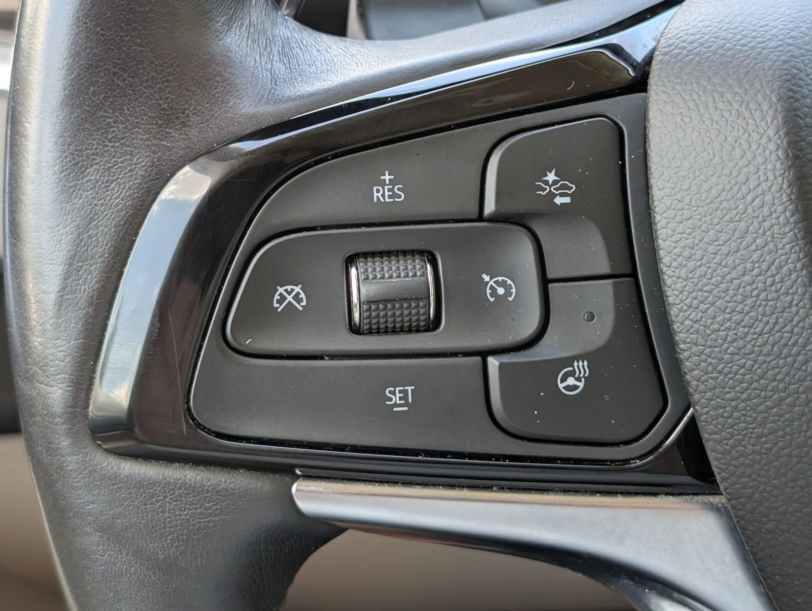 Used 2023 Buick Enclave Essence FWD image 23
