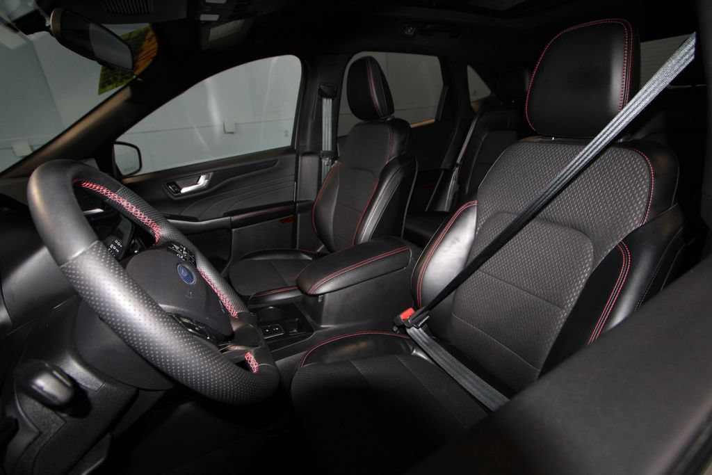 Used 2024 Ford Escape ST-Line Select w/ Tech Pack #1 AWD/4WD image 4