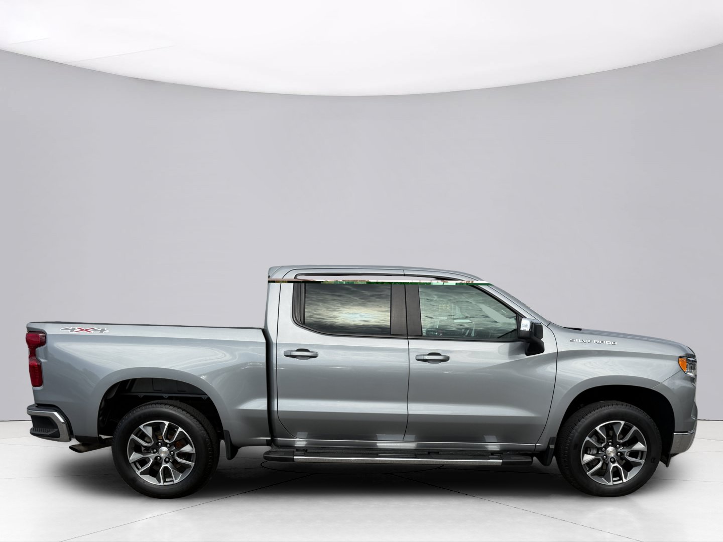 Used 2023 Chevrolet Silverado 1500 LT AWD/4WD image 4