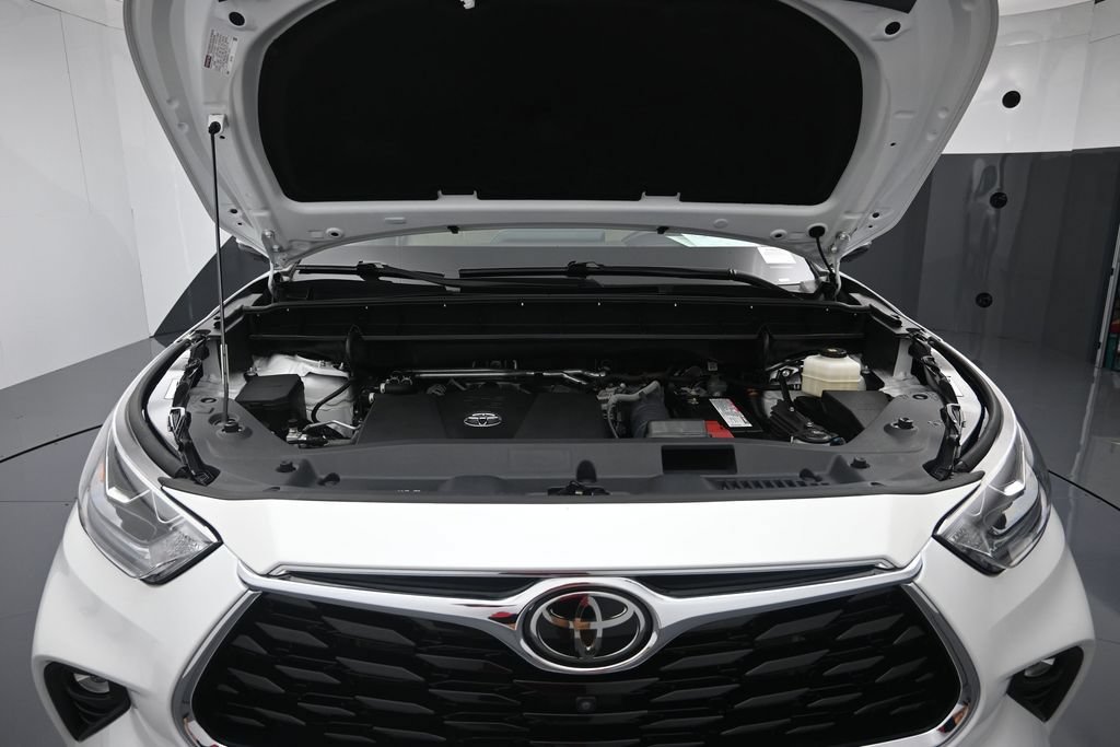 Used 2022 Toyota Highlander Platinum FWD image 30