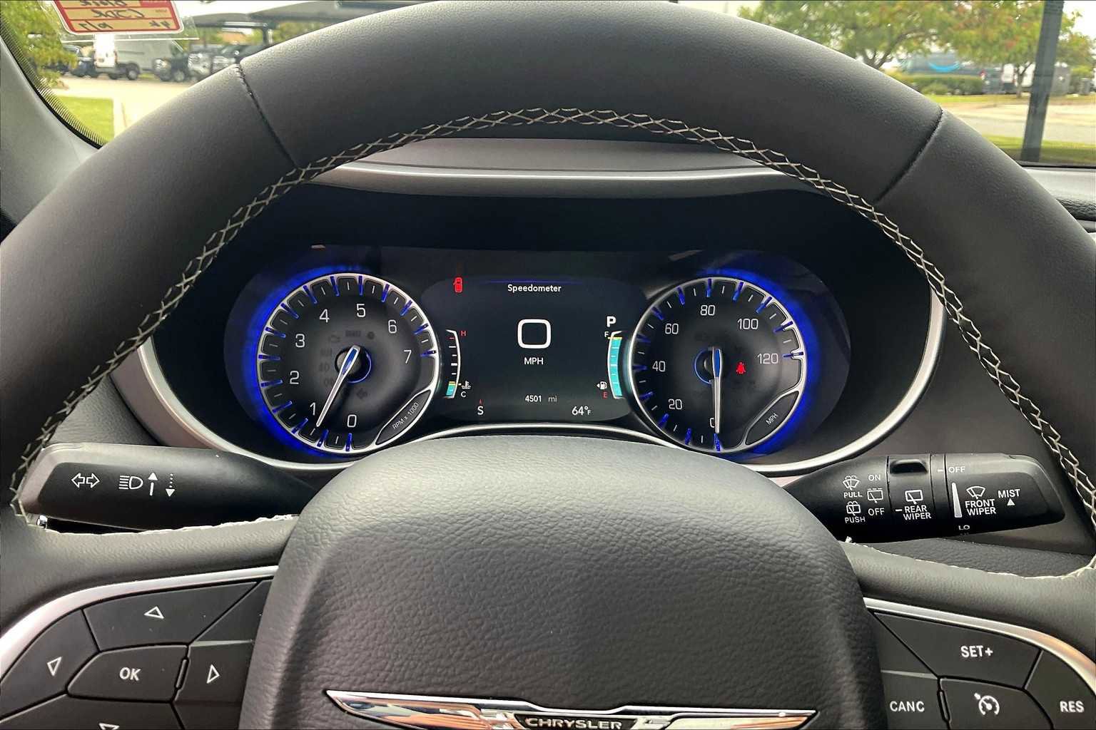 Certified 2025 Chrysler Voyager LX image 23