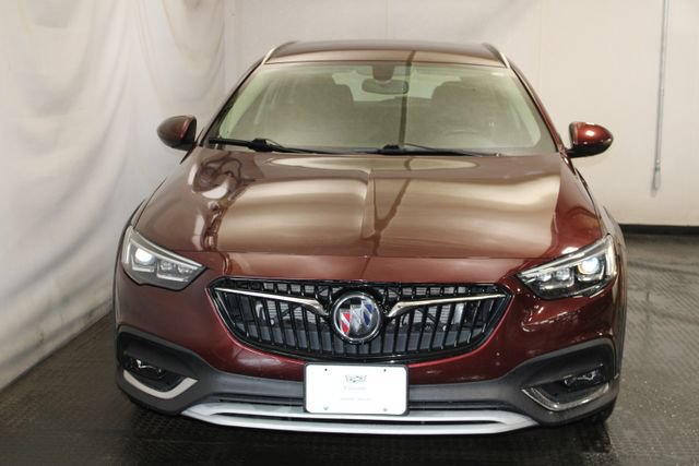 Used 2018 Buick Regal Preferred w/ Sights and Sounds Package AWD/4WD image 3