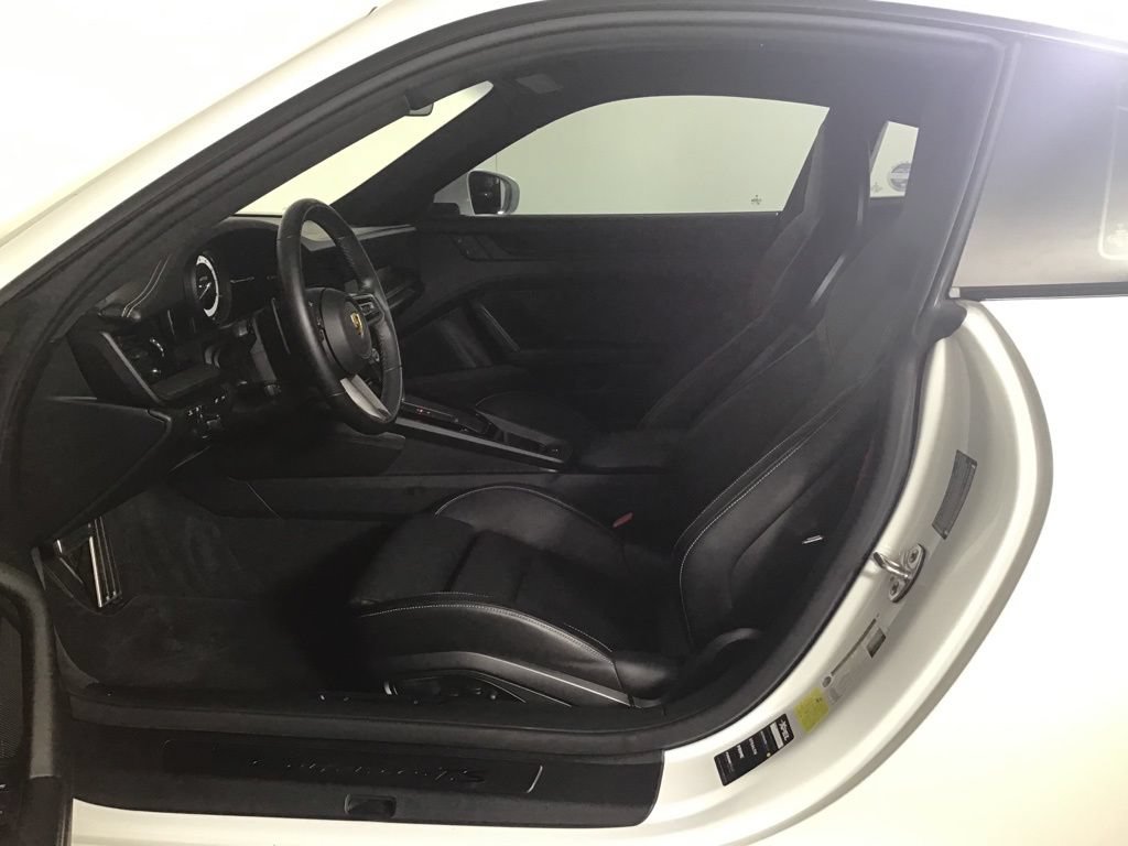 Certified 2022 Porsche 911 Carrera GTS RWD image 5