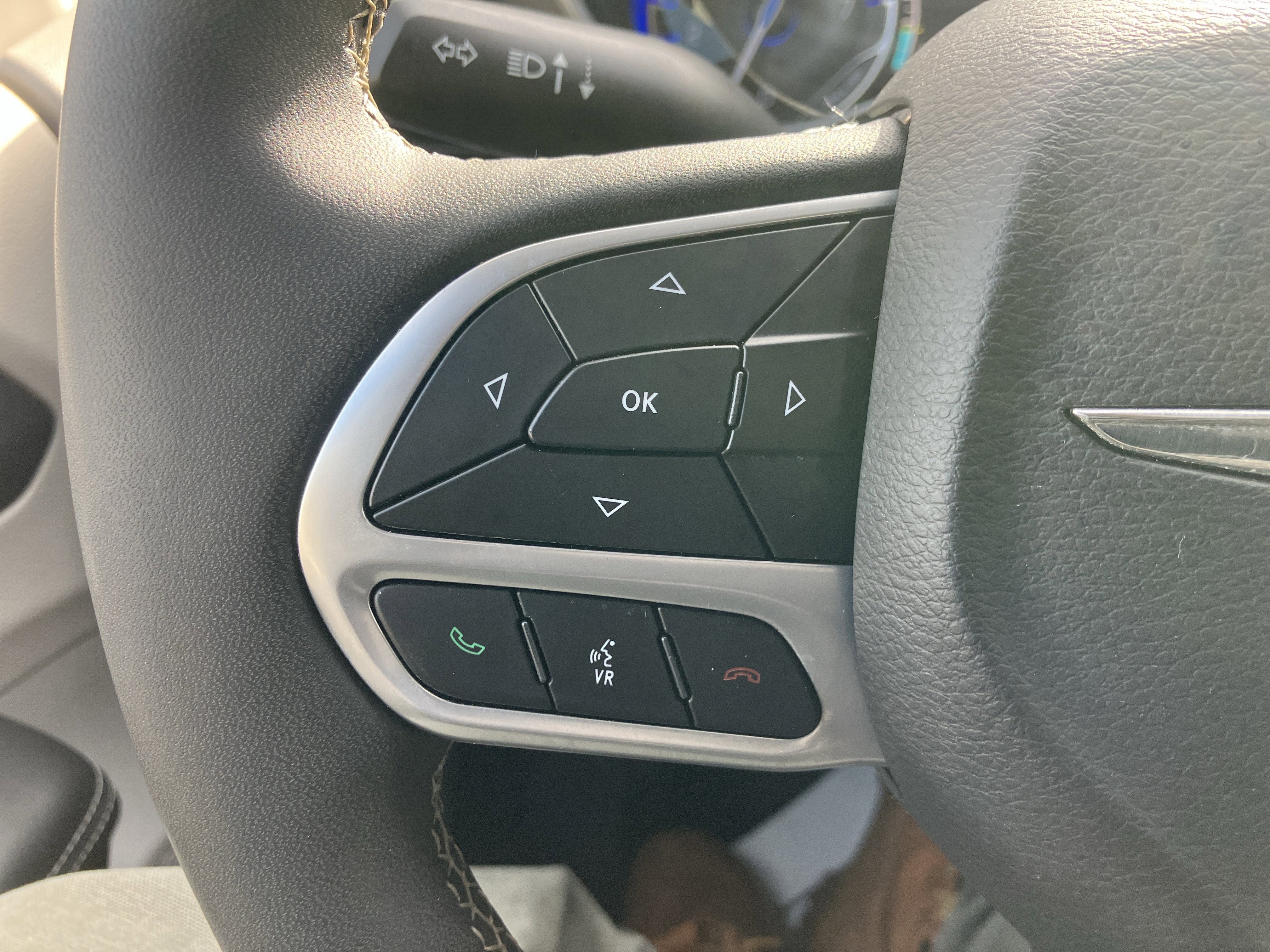 Used 2023 Chrysler Pacifica Touring-L image 29