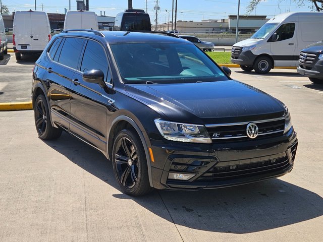 Used 2019 Volkswagen Tiguan S image 3