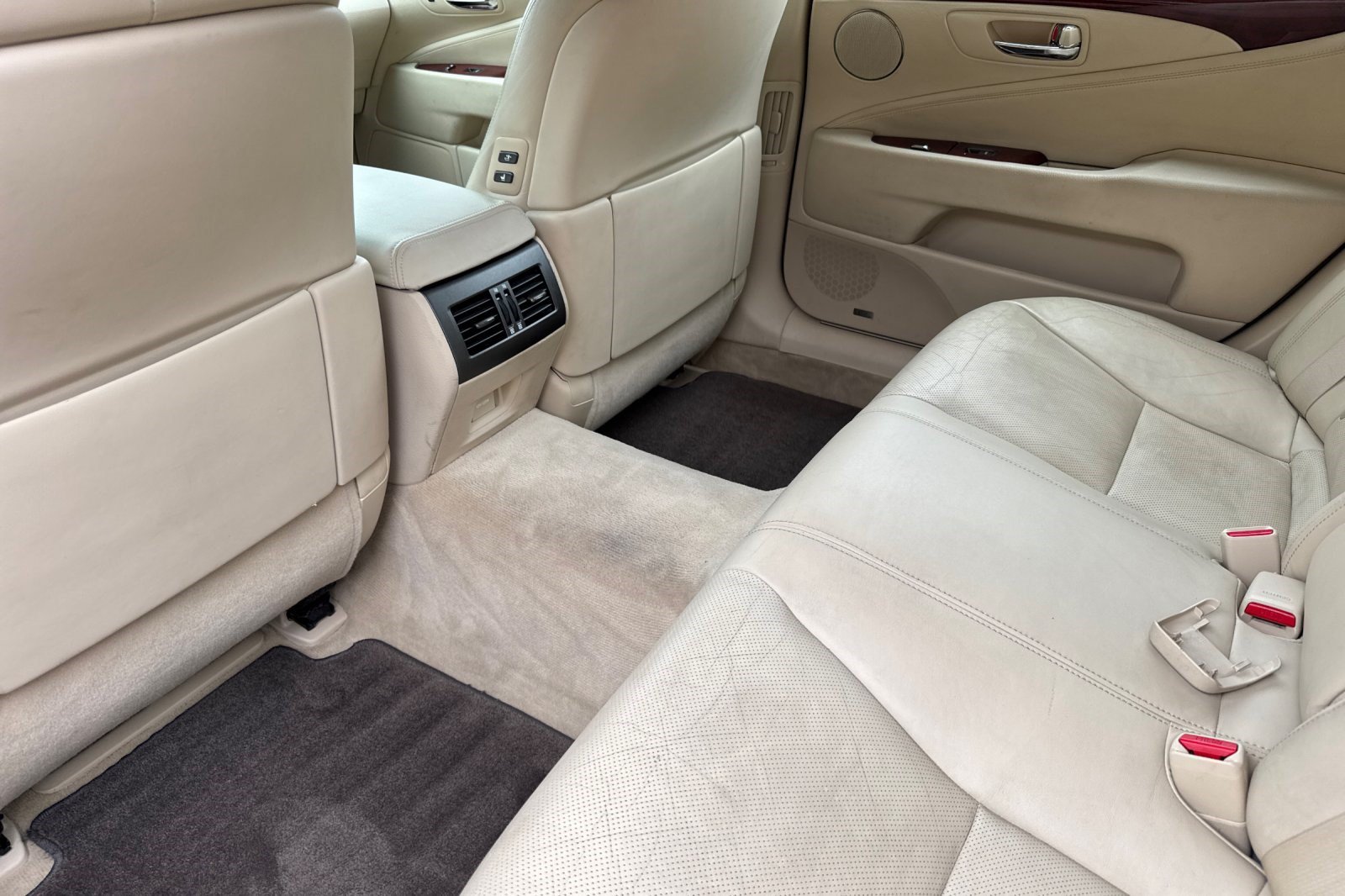 Used 2011 Lexus LS 460 L w/ Luxury Value Edition RWD image 15