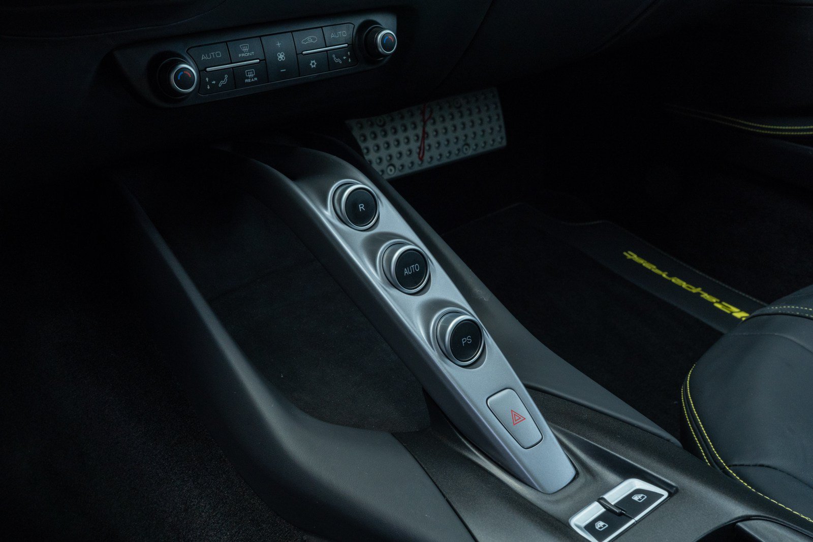 Used 2019 Ferrari 812 Superfast RWD image 46