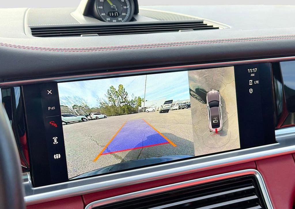 Used 2023 Porsche Panamera 4 Platinum Edition image 6