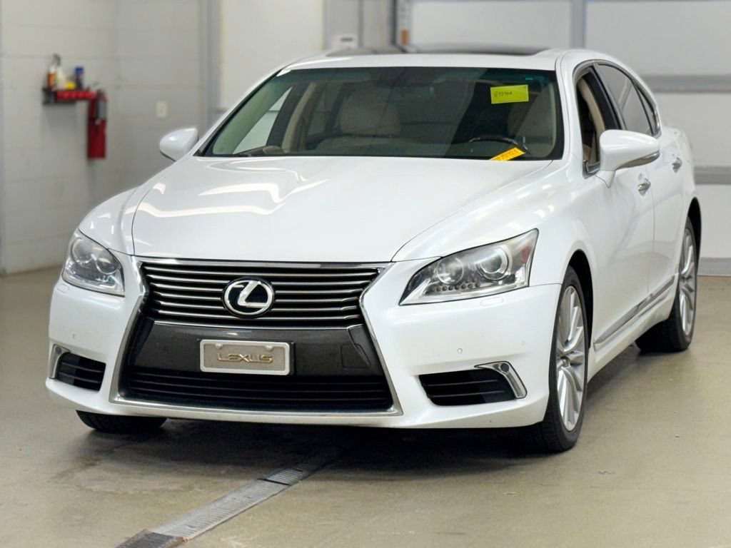 Used 2013 Lexus LS 460 AWD w/ Comfort Pkg image 3