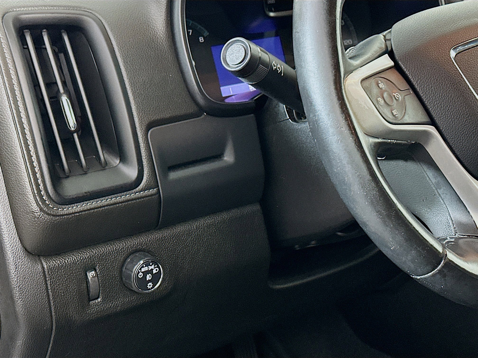 Used 2019 GMC Canyon SLE RWD image 16