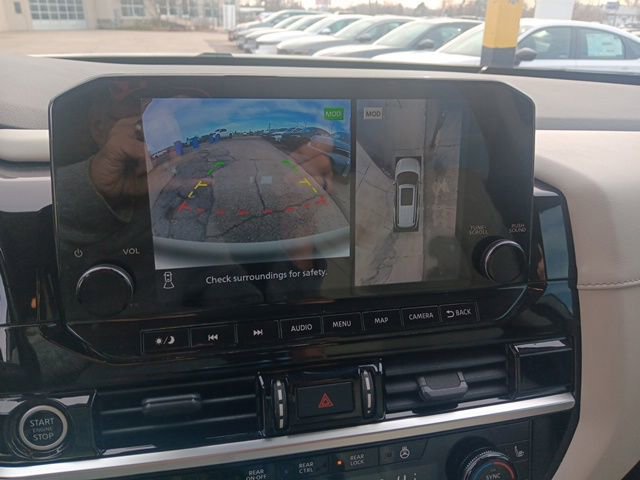 Used 2023 Nissan Pathfinder SL image 17